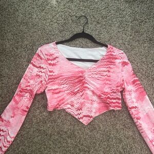 Y2K pink long sleeve crop top